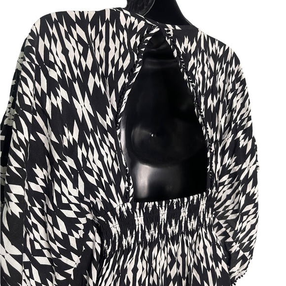 Victorias Secret V Neck Open Back Geometric Cover Up Top Size XS - Picture 4 of 5